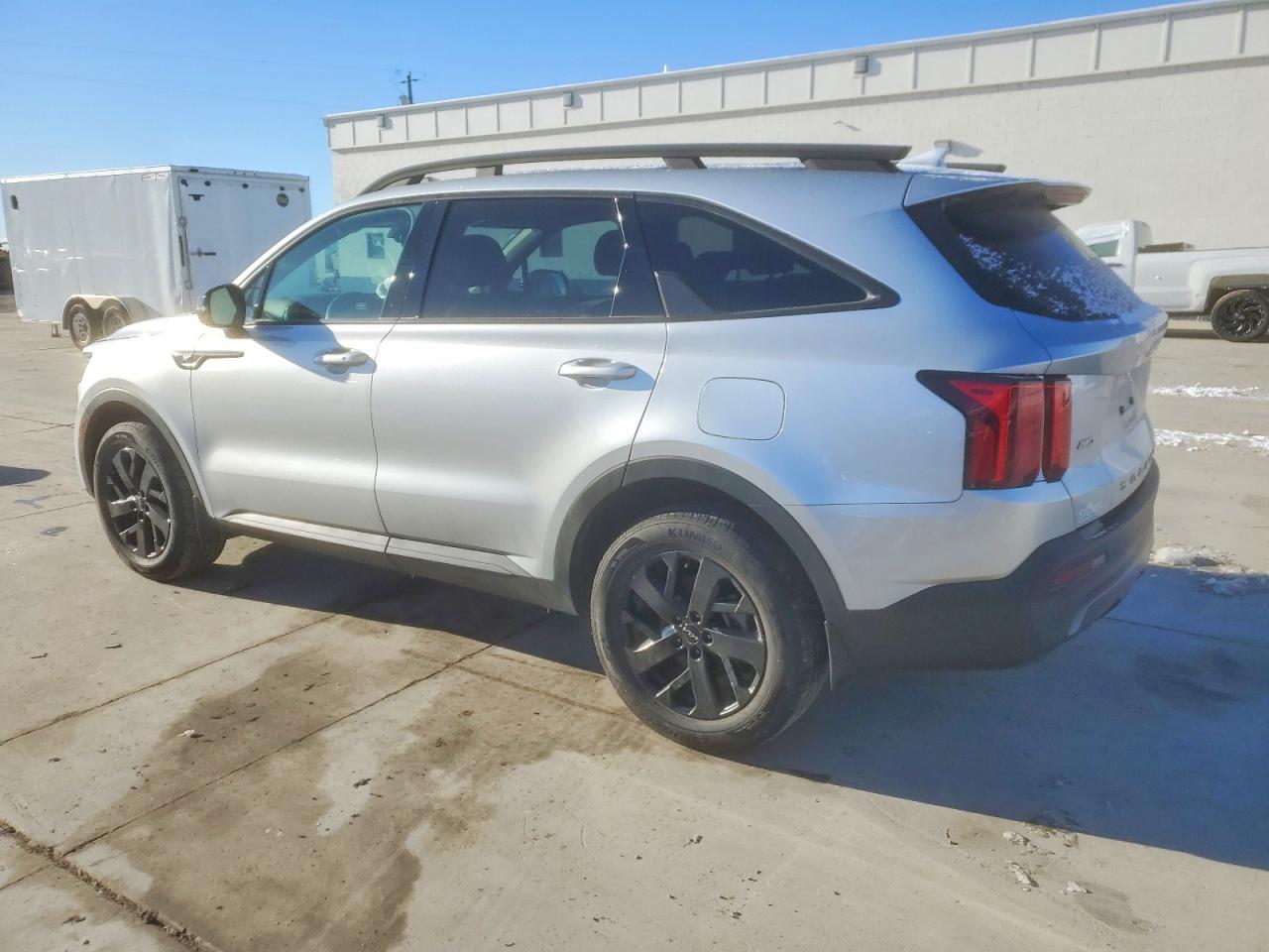 2022 Kia Sorento S - Image 2