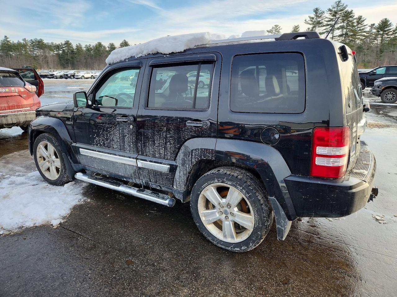 2012 Jeep Liberty Jet - Фото 2