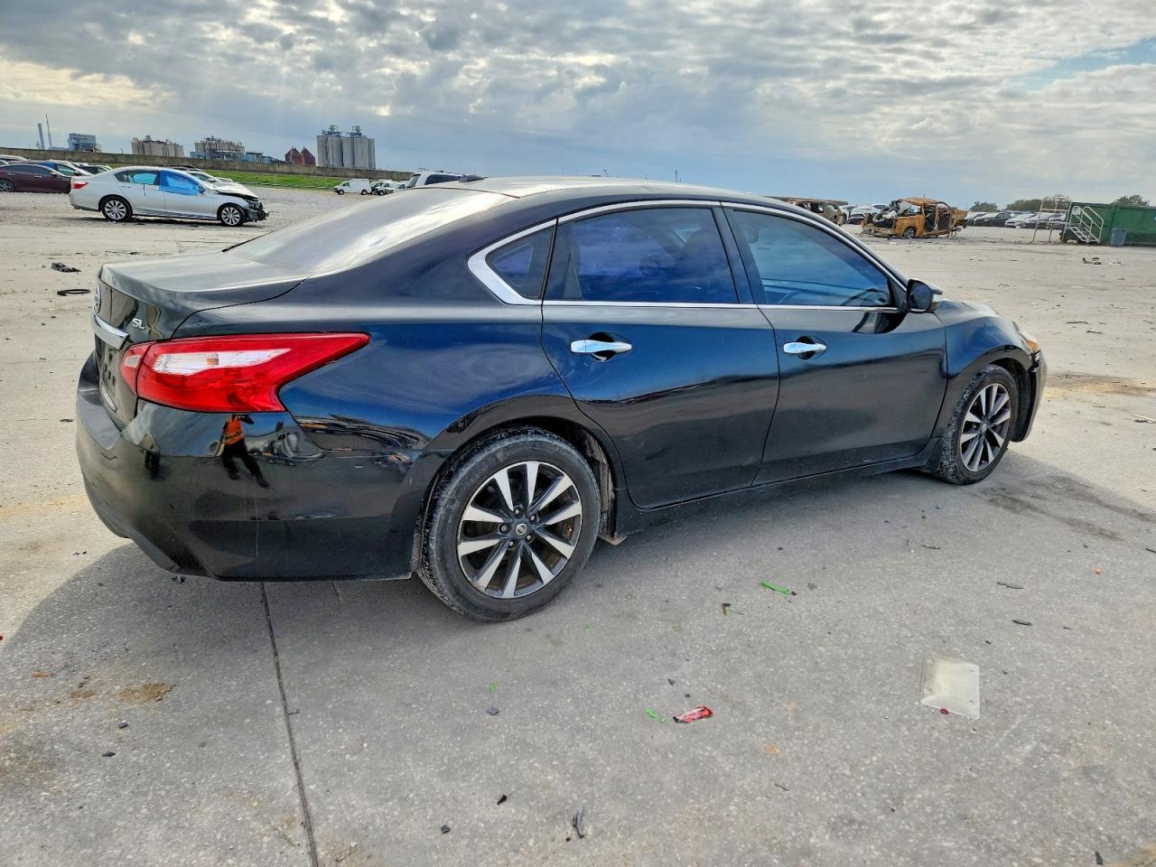 2017 Nissan Altima 2.5 - Фото 3
