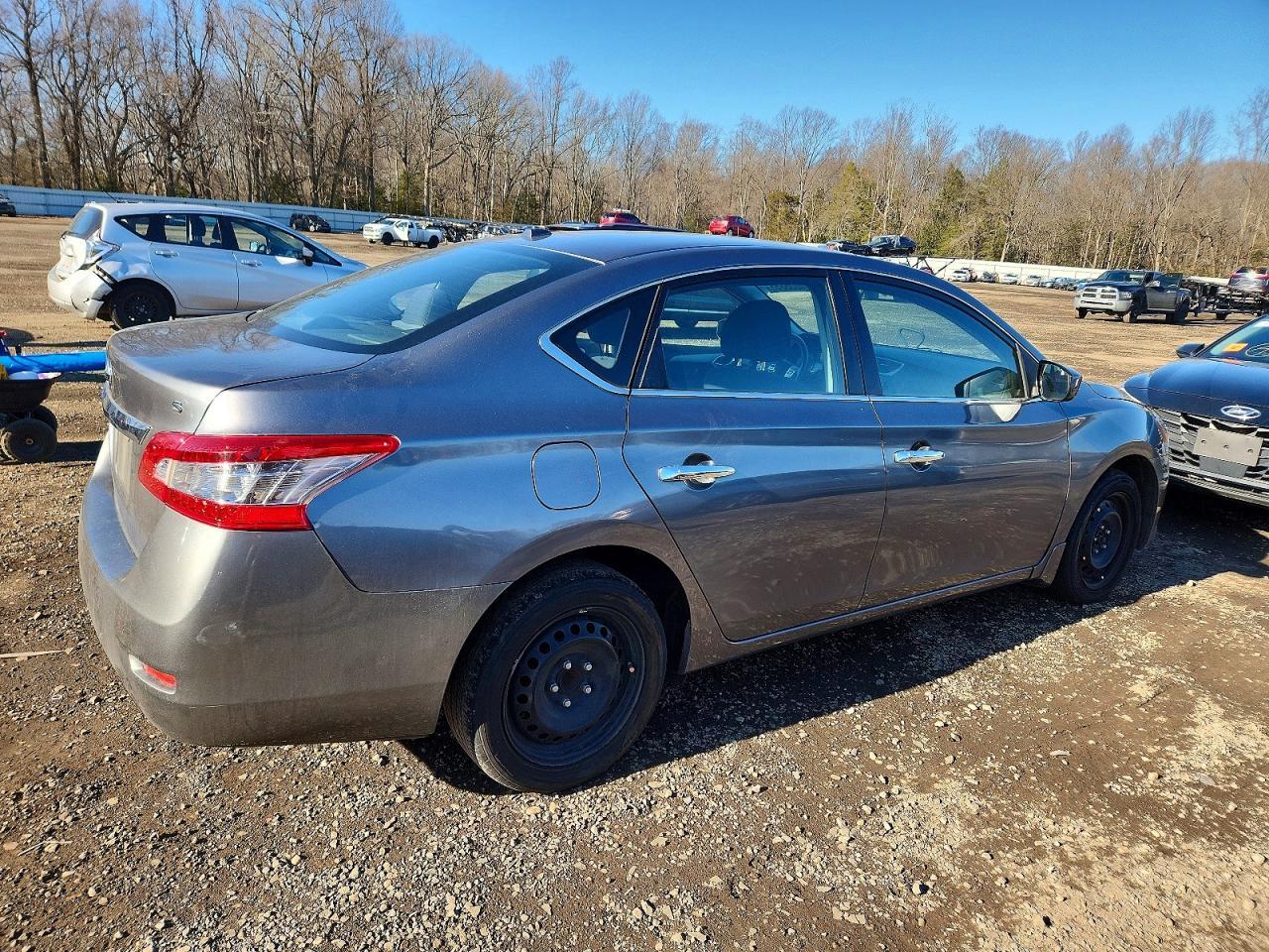 2015 Nissan Sentra S - Фото 3