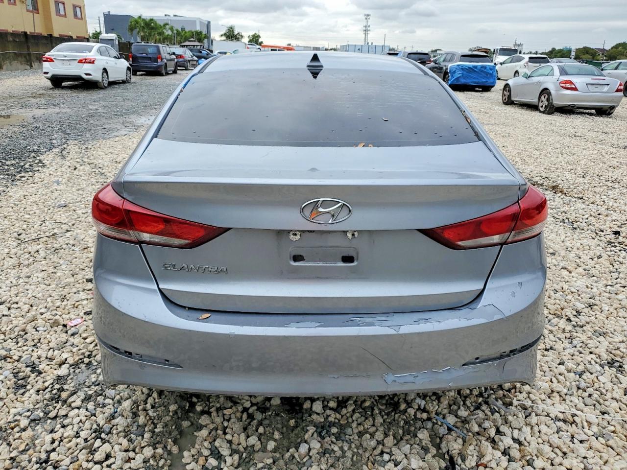 2017 Hyundai Elantra - Image 6