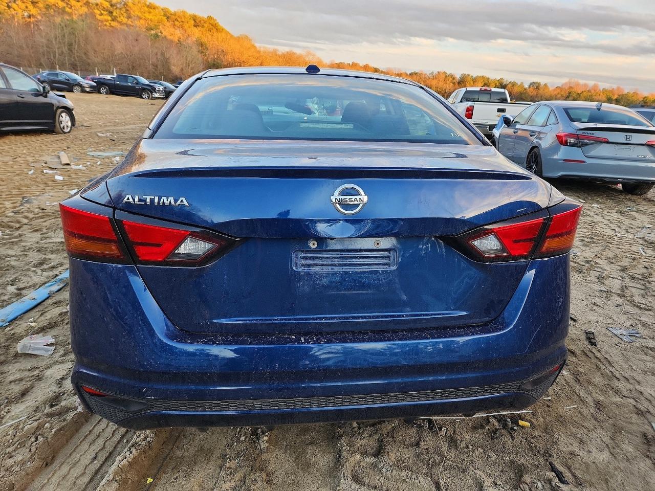 2019 Nissan Altima S - Фото 6