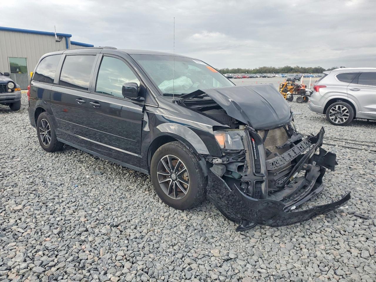 2017 Dodge Grand Caravan Gt - Image 4