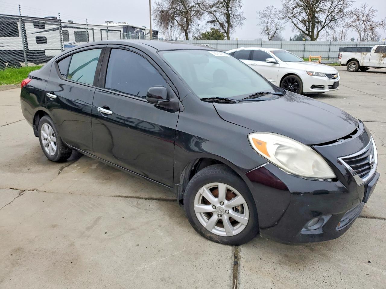 2012 Niss Versa - Image 4