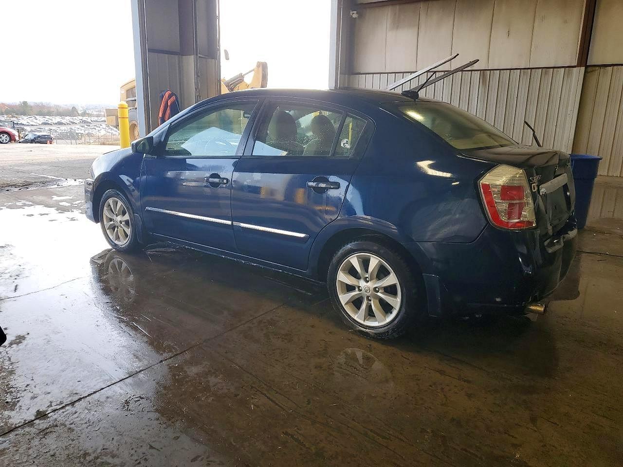 2010 Nissan Sentra 2.0 - Фото 2