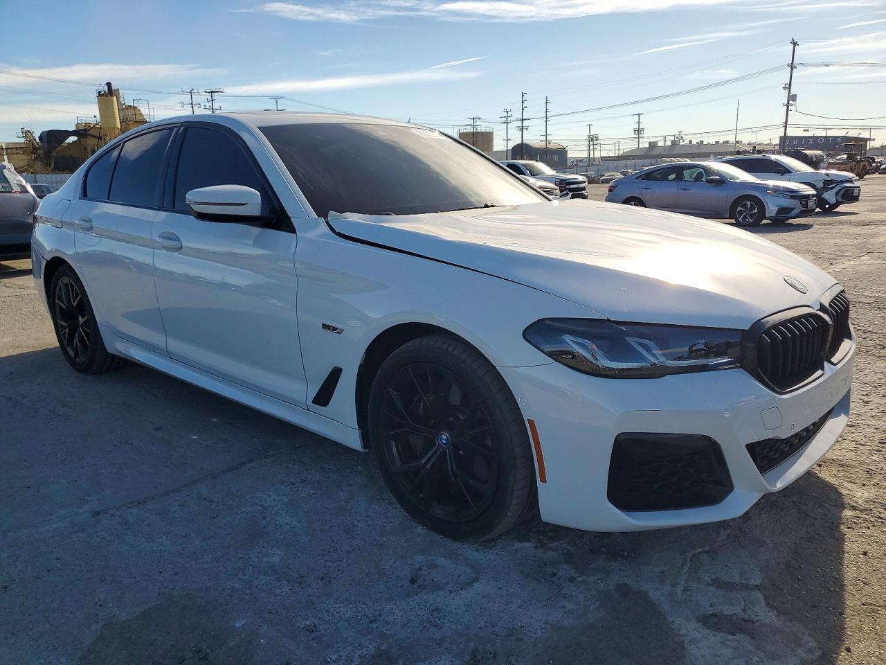 2023 BMW 530Xe - Image 4
