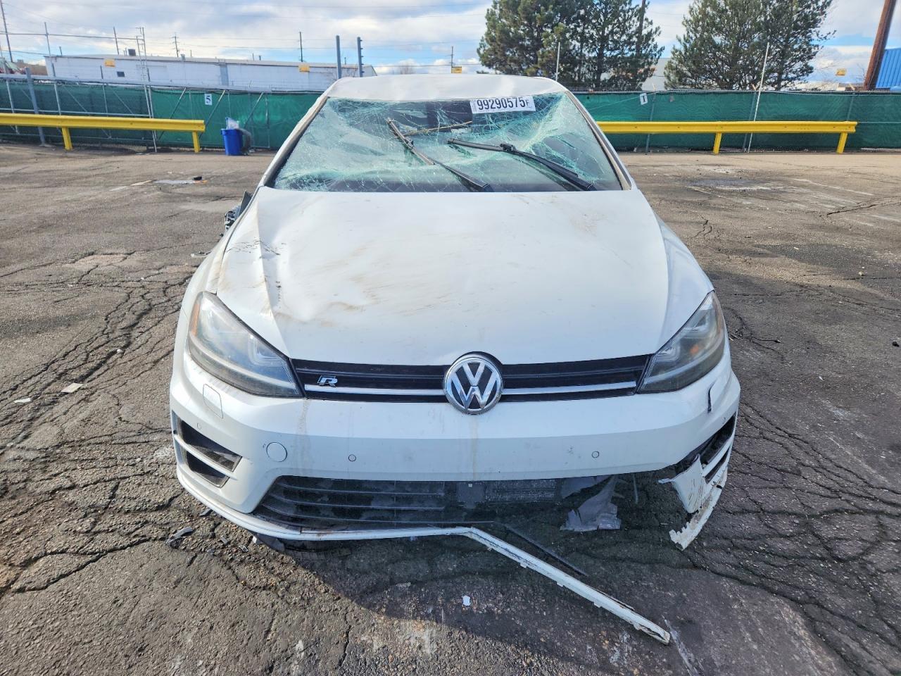 2016 Volkswagen Golf R - Image 5