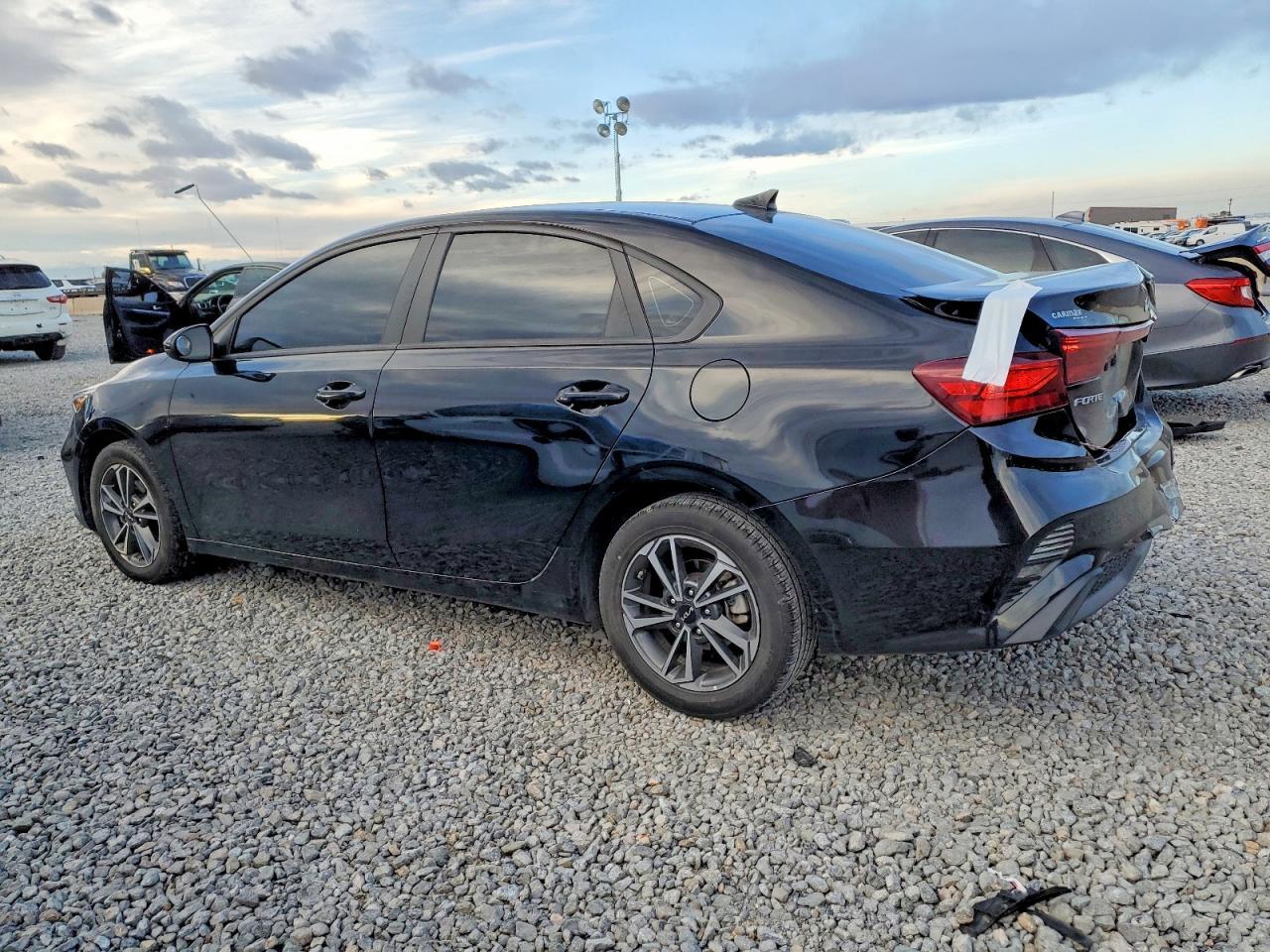 2023 Kia Forte Lx - Image 2