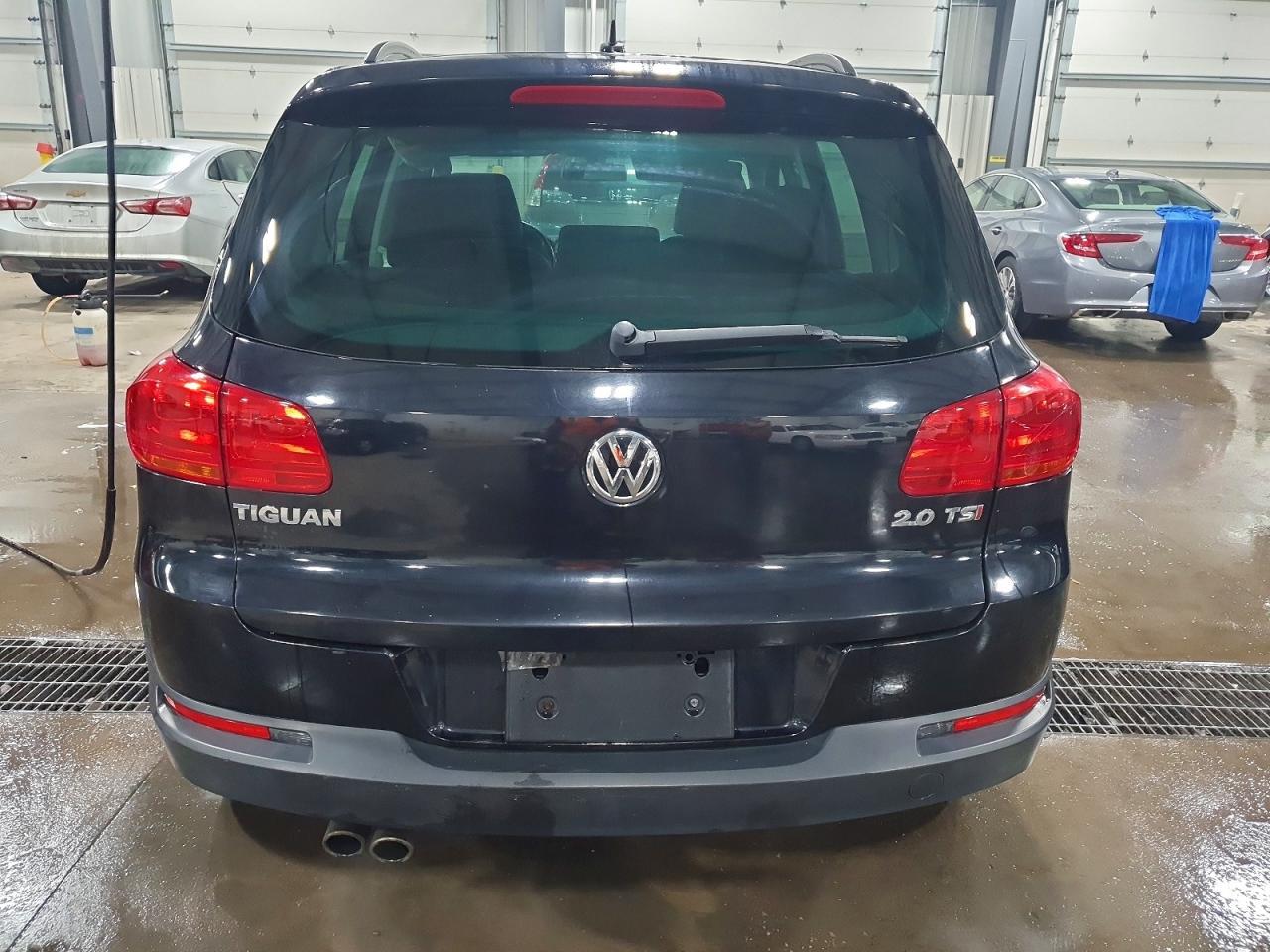 2016 Volkswagen Tiguan S - Фото 6