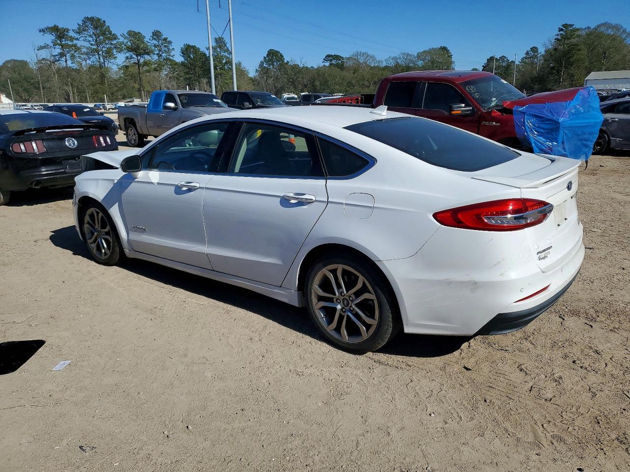 2019 Ford Fusion Titanium - Image 2