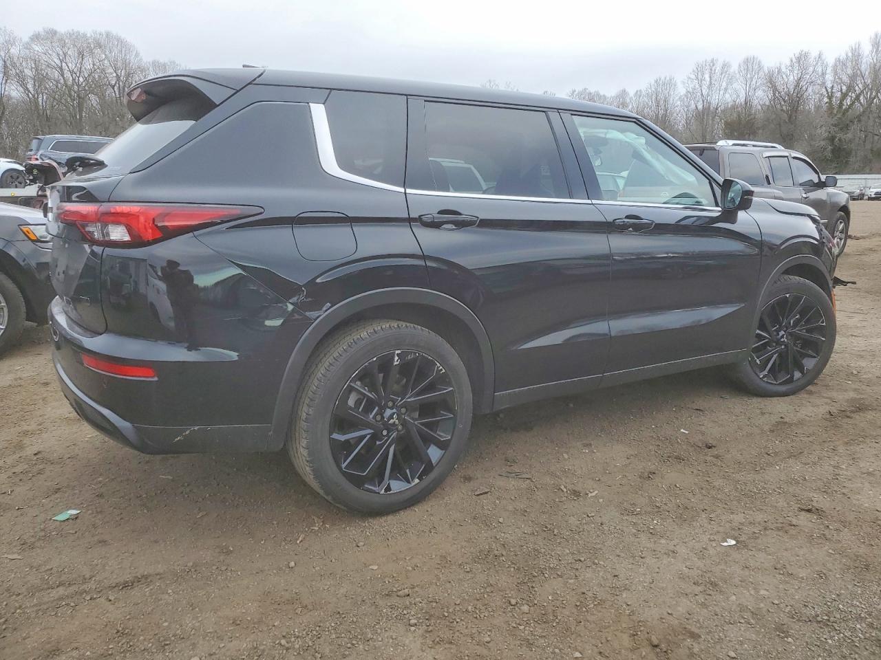 2024 Mitsubishi Outlander Se - Image 3