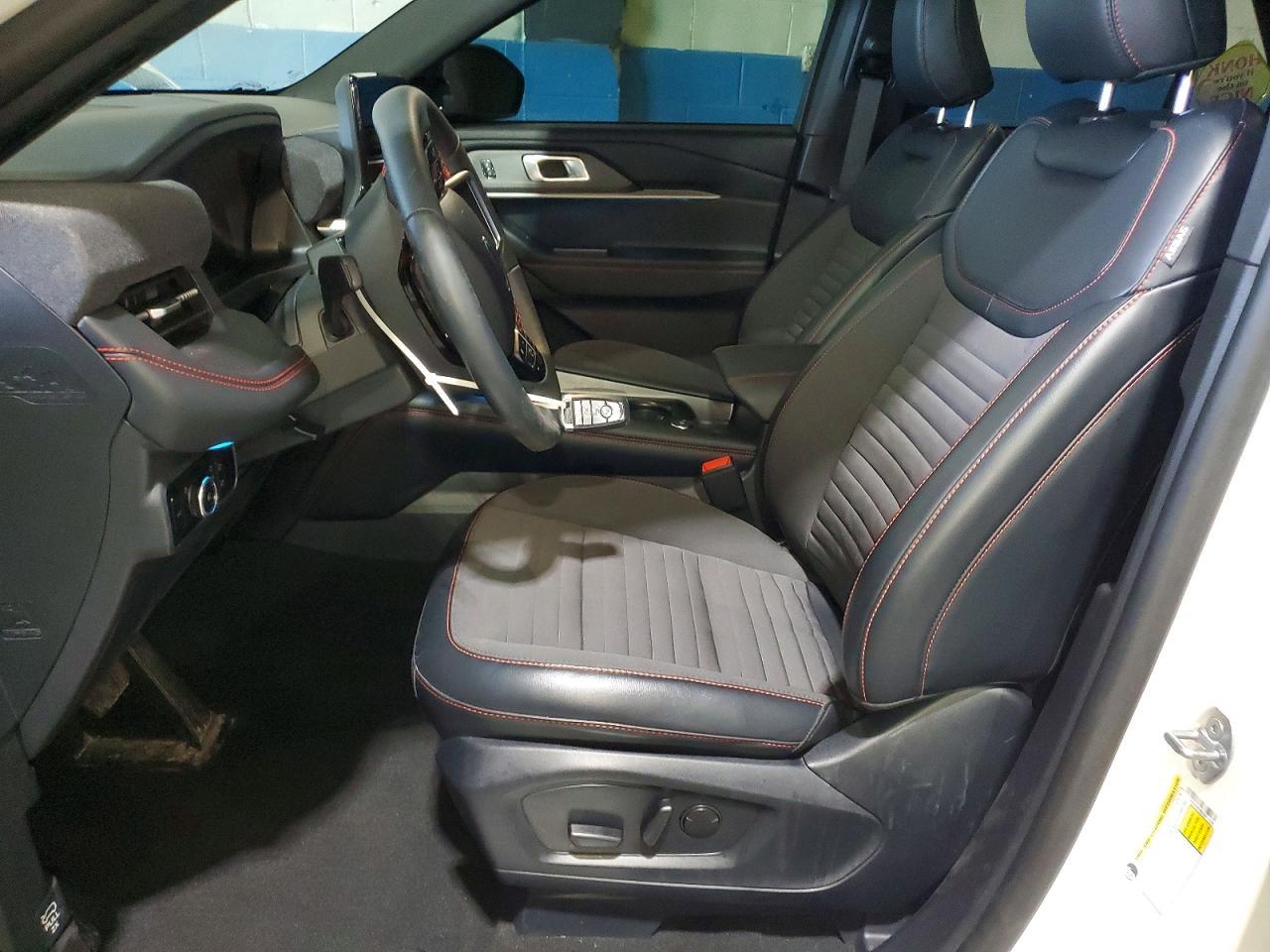 2025 Ford Explorer St-Line - Фото 7
