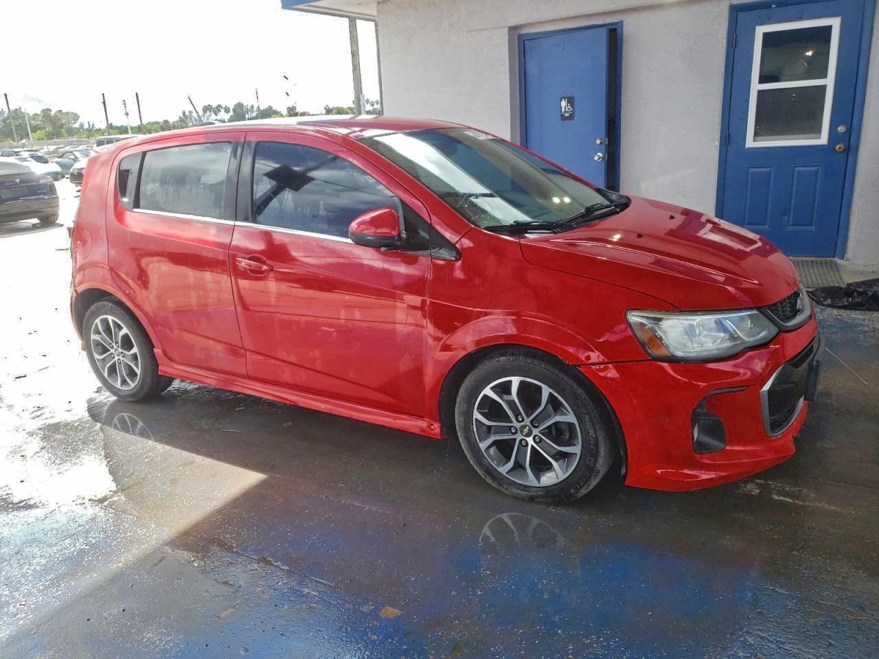 2017 Chevrolet Sonic Lt - Image 4