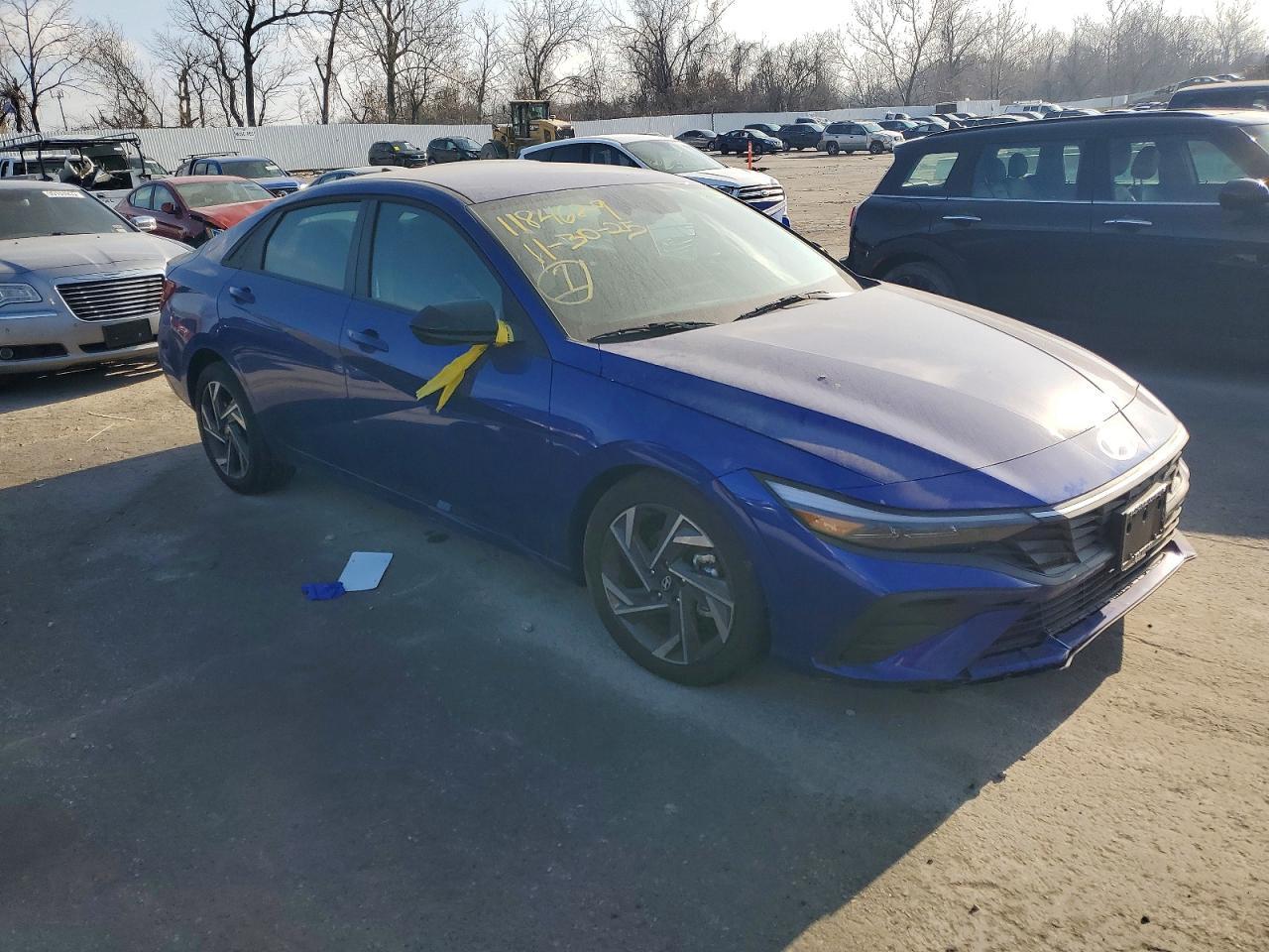 2025 Hyundai Elantra Sel Sport - Image 4