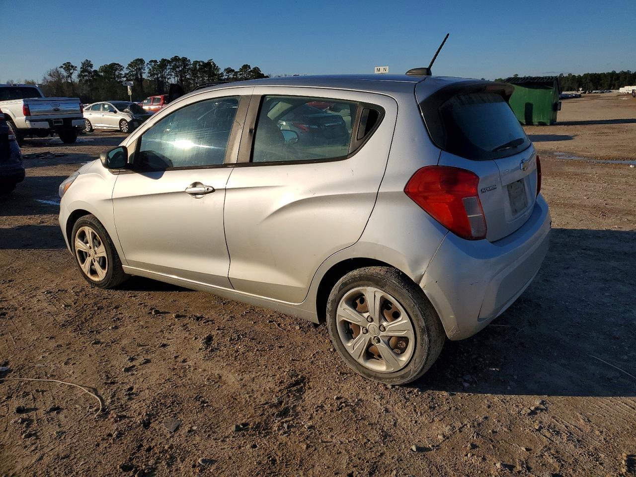 2019 Chevrolet Spark Ls - Фото 2