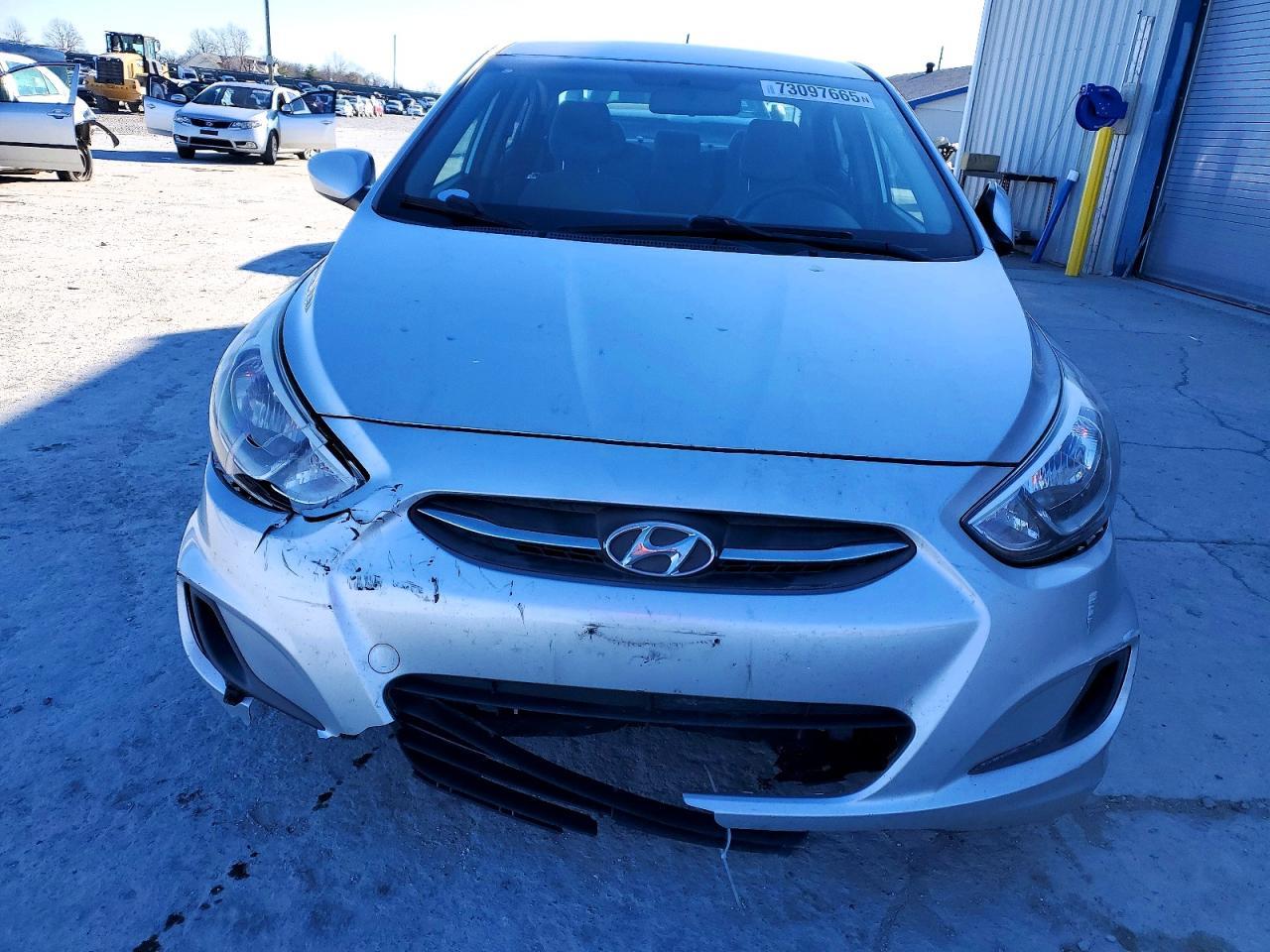 2017 Hyundai Accent Se - Фото 5