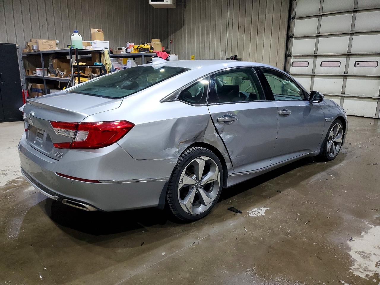 2018 Honda Accord Touring - Image 3