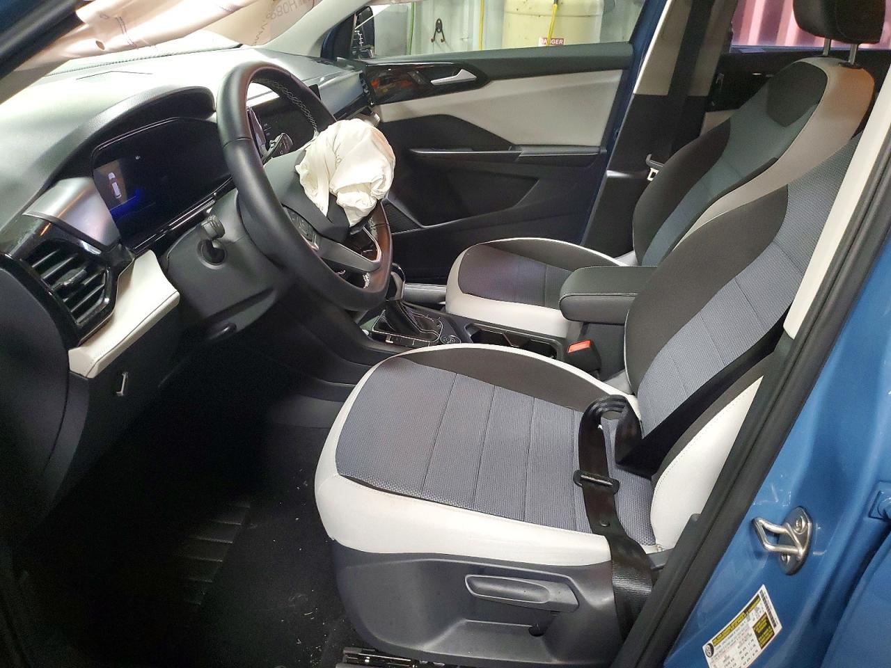 2025 Volkswagen Taos S - Image 7