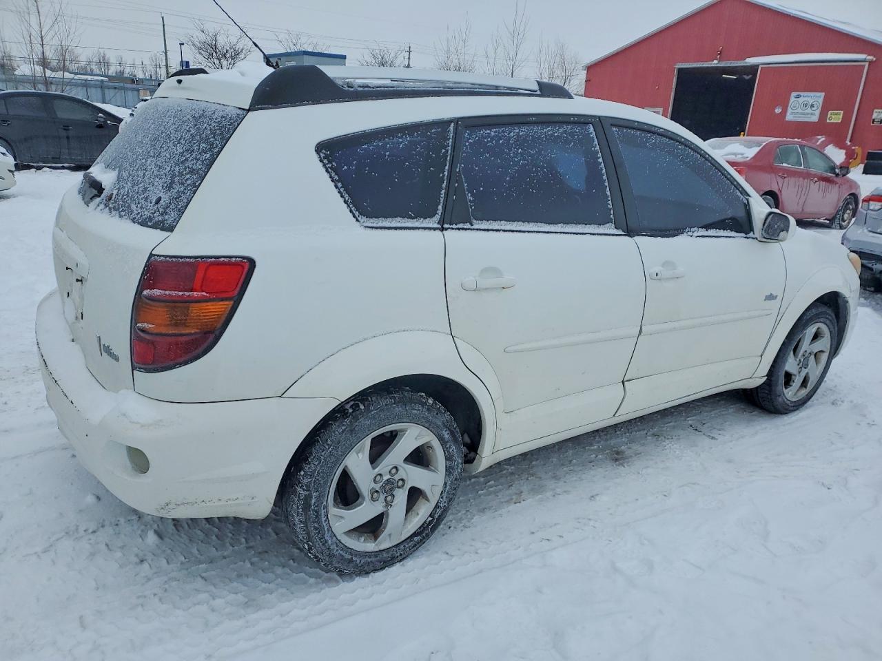 2005 Pontiac Vibe - Image 3