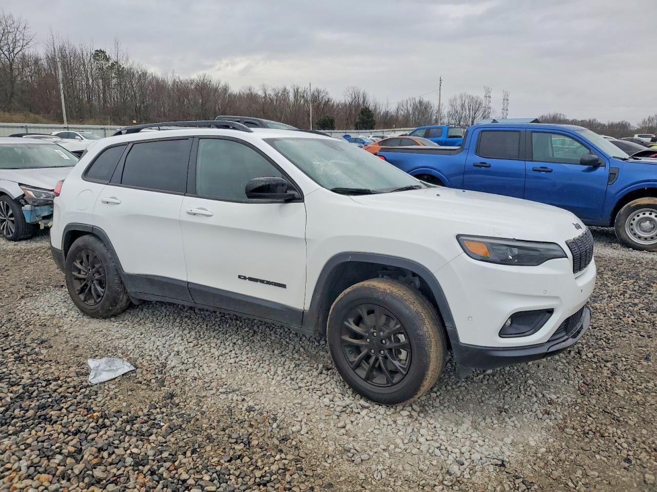 2023 Jeep Cherokee Altitude Lux - Image 4