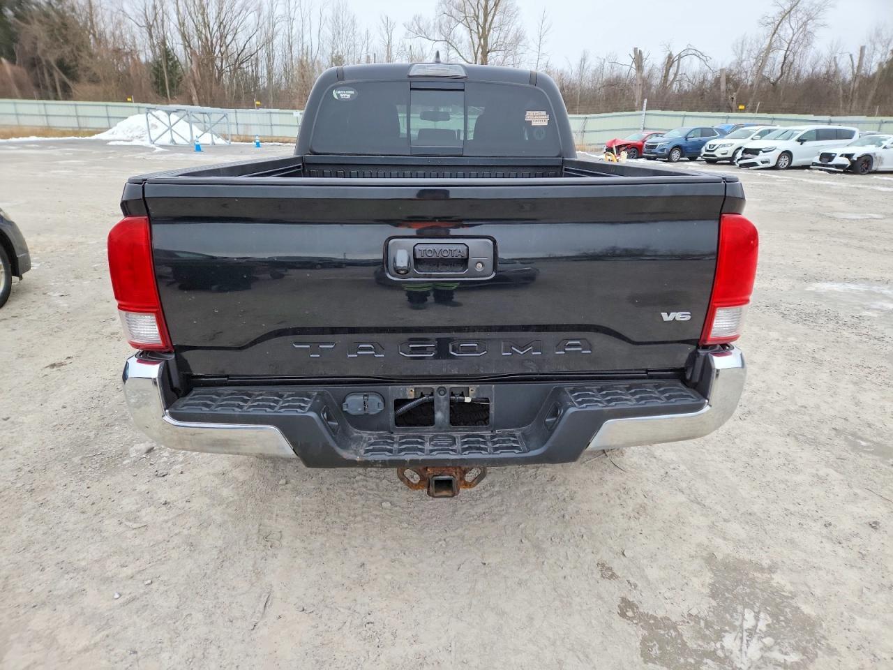 2017 Toyota Tacoma Double Cab - Image 6