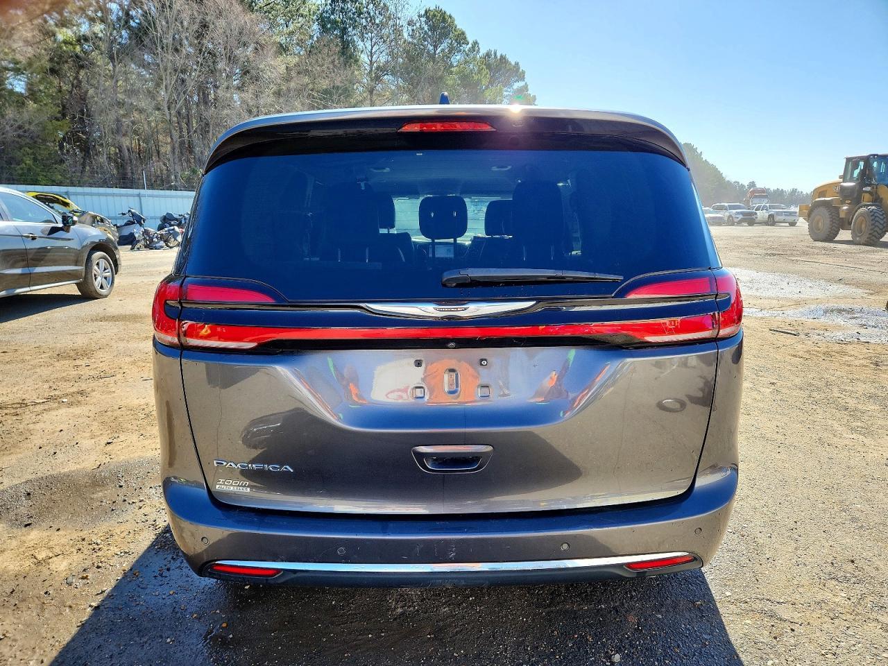 2022 Chrysler Pacifica Touring L - Image 6