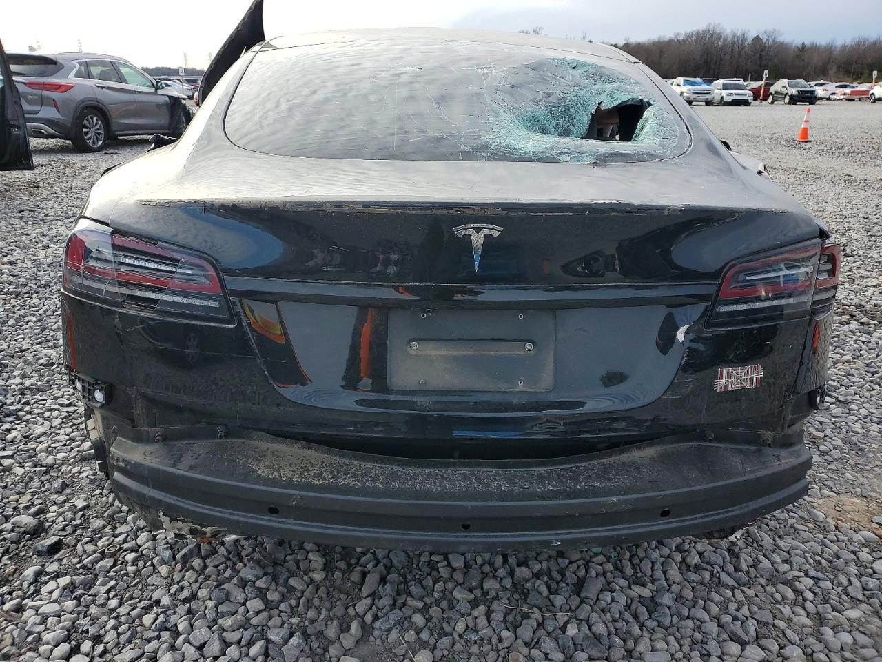 2022 Tesla Model S - Фото 6