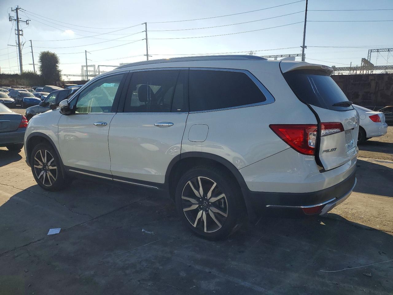 2019 Honda Pilot Elite - Image 2