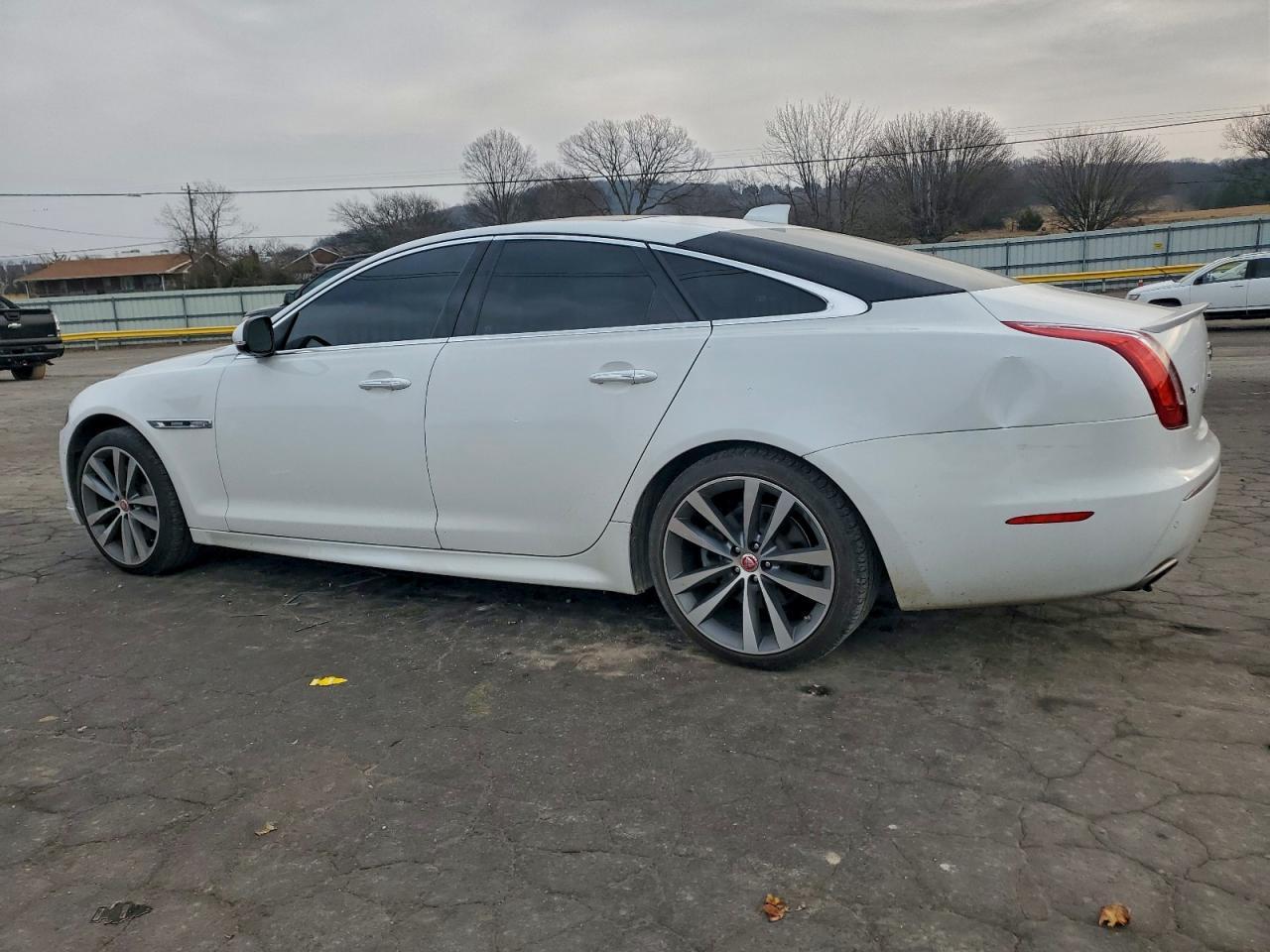 2019 Jaguar Xj R - Sport - Image 2