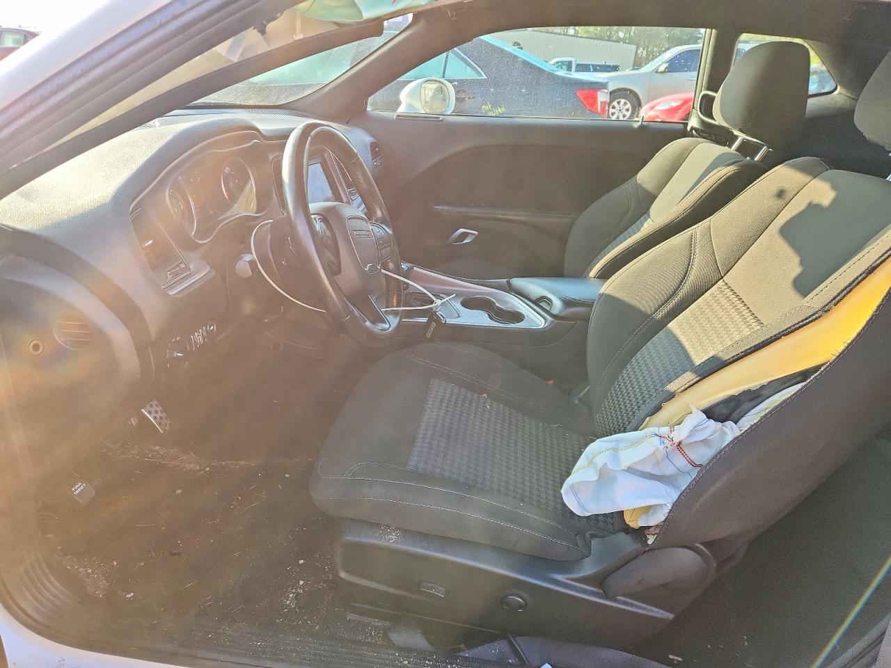 2022 Dodge Challenger Sxt - Image 7