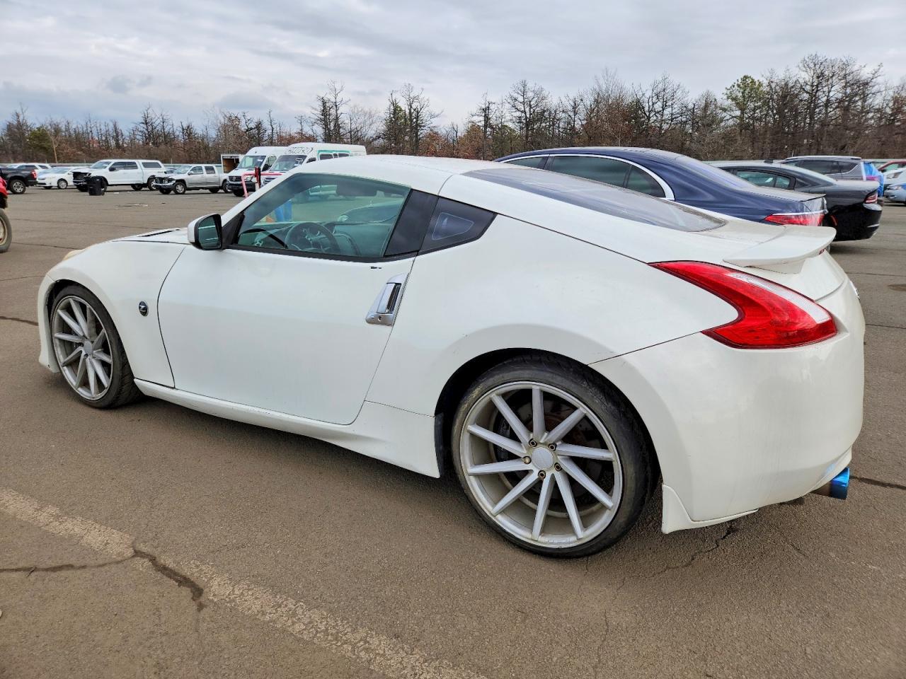 2009 Nissan 370Z - Image 2