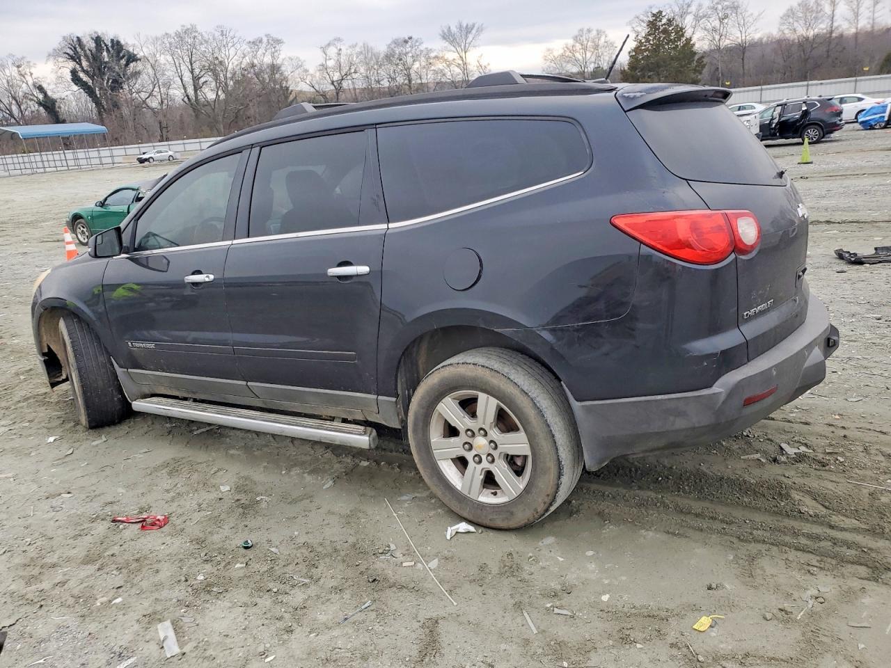 2009 Chevrolet Traverse Lt - Image 2