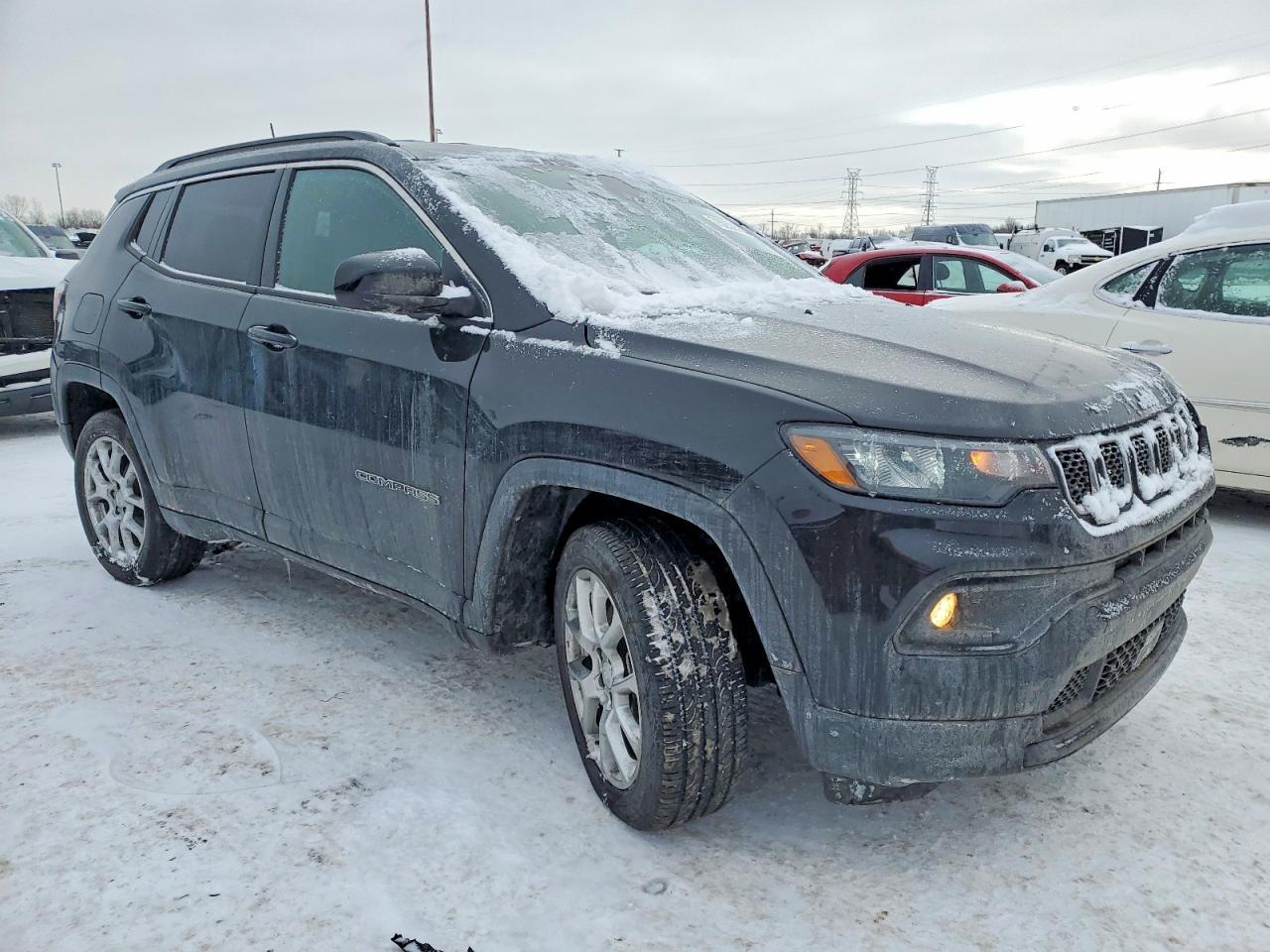 2024 Jeep Compass Latitude Lux - Image 4