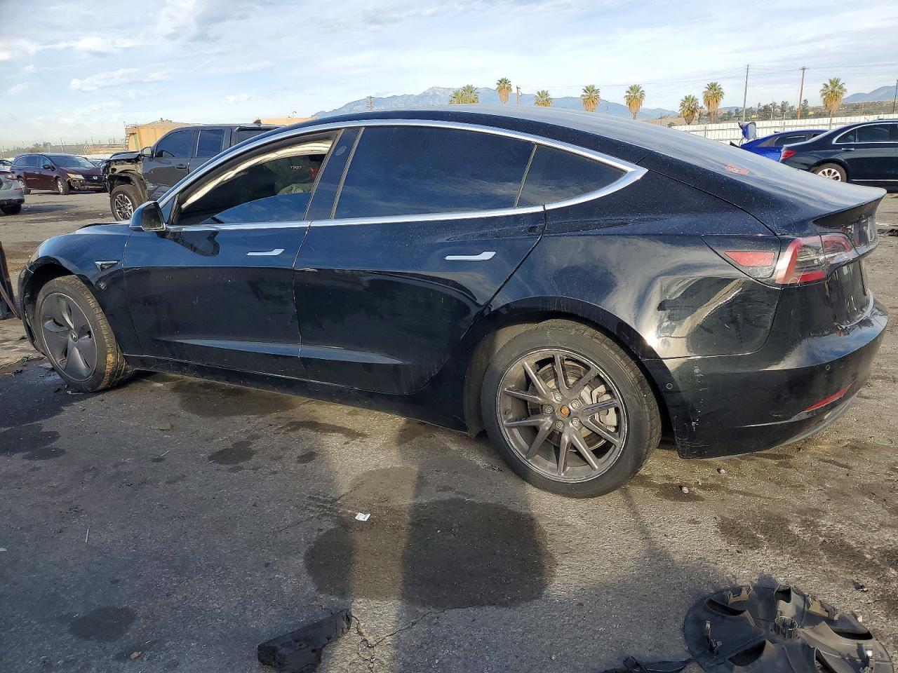 2019 Tesla Model 3 - Фото 2