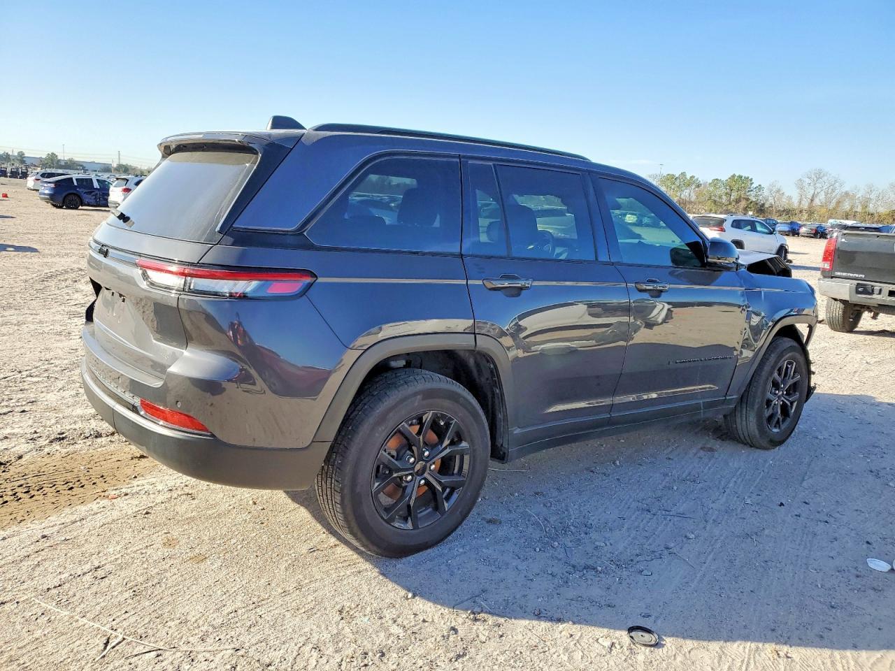 2024 Jeep Grand Cherokee Laredo - Фото 3
