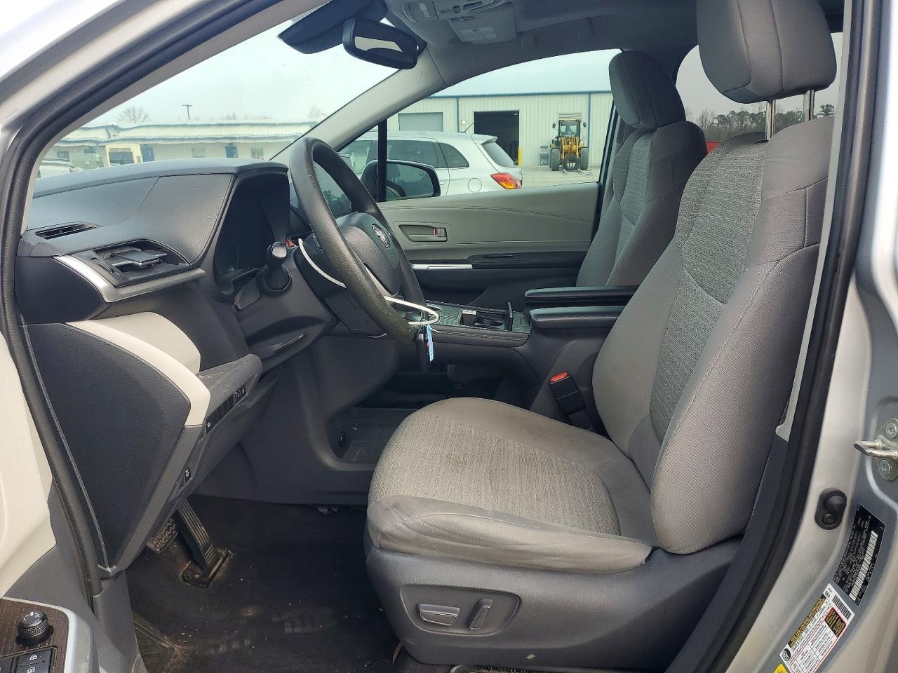 2021 Toyota Sienna - Фото 7