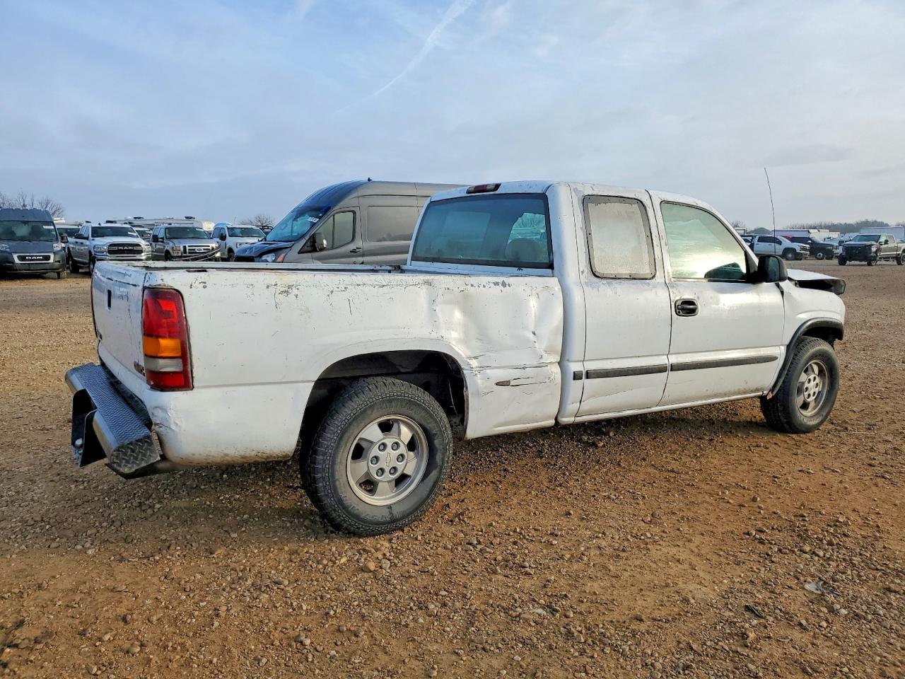 2001 GMC New Sierra C1500 - Фото 3