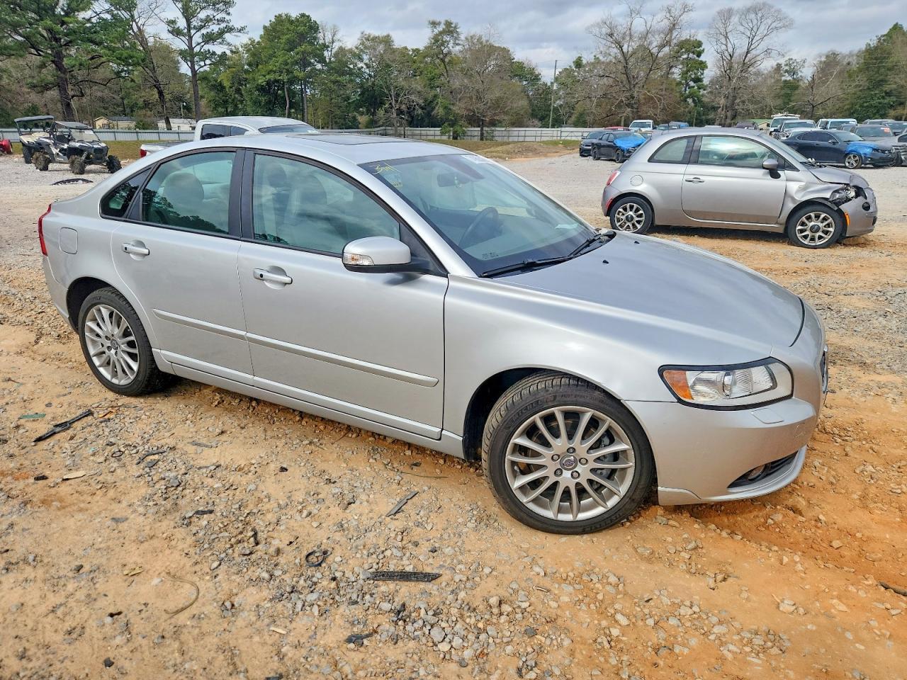 2010 Volvo S40 2.4I - Фото 4