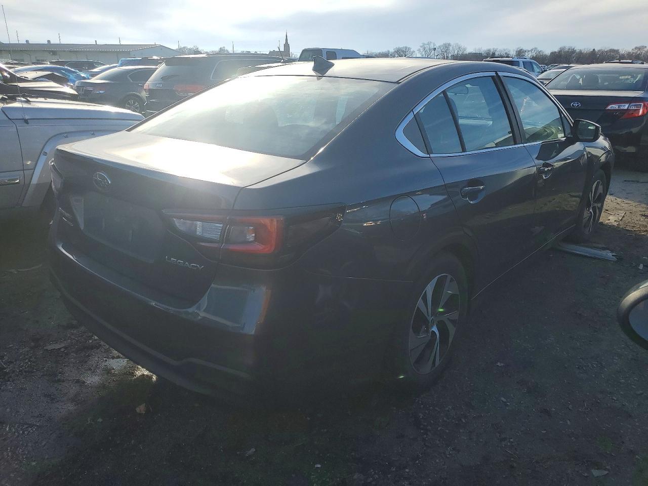 2021 Subaru Legacy Premium - Фото 3
