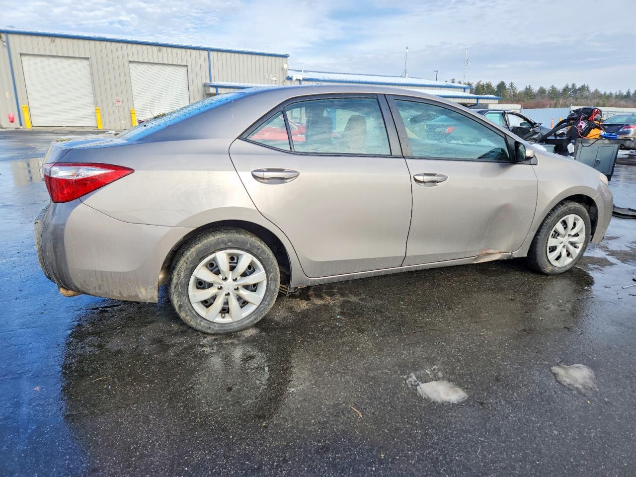 2014 Toyota Corolla Le - Image 3