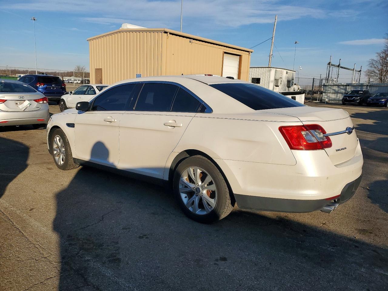 2012 Ford Taurus Sel - Image 2