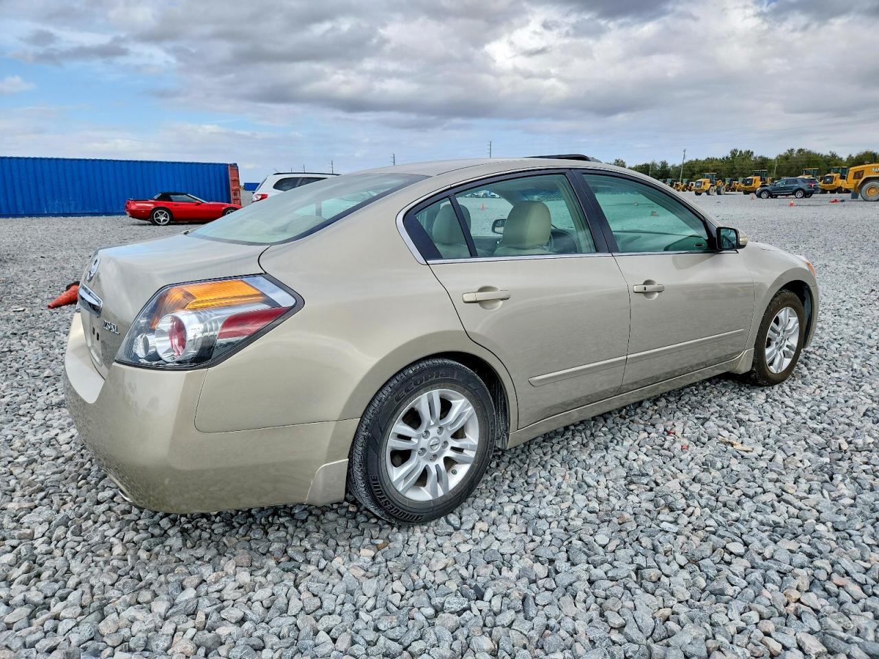 2010 Nissan Alitma - Фото 3