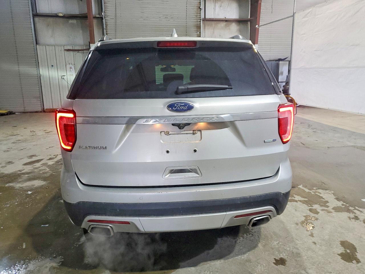 2017 Ford Explorer Platinum - Image 6