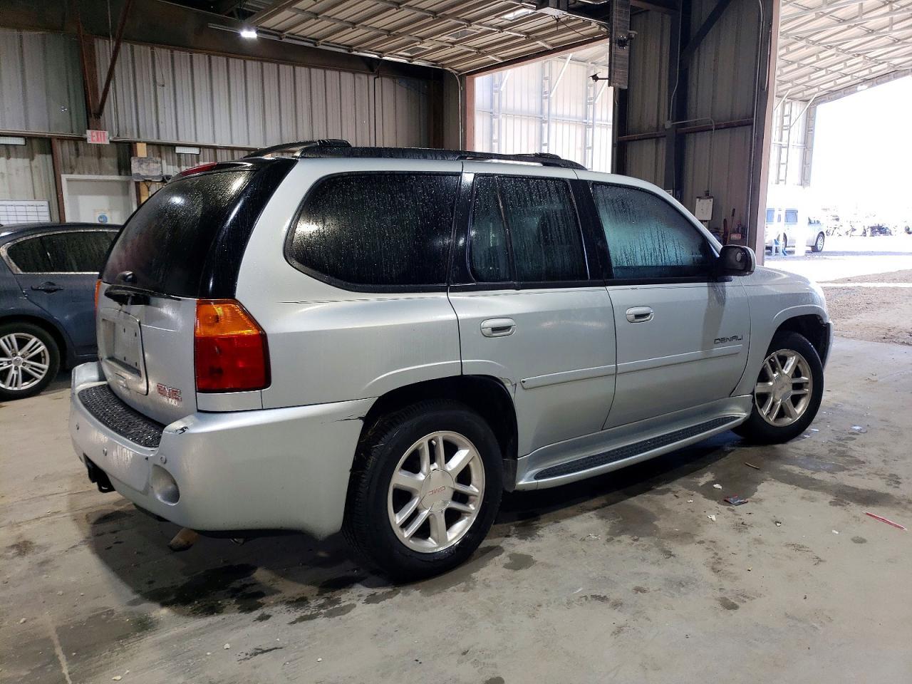 2008 GMC Envoy Denali - Фото 3