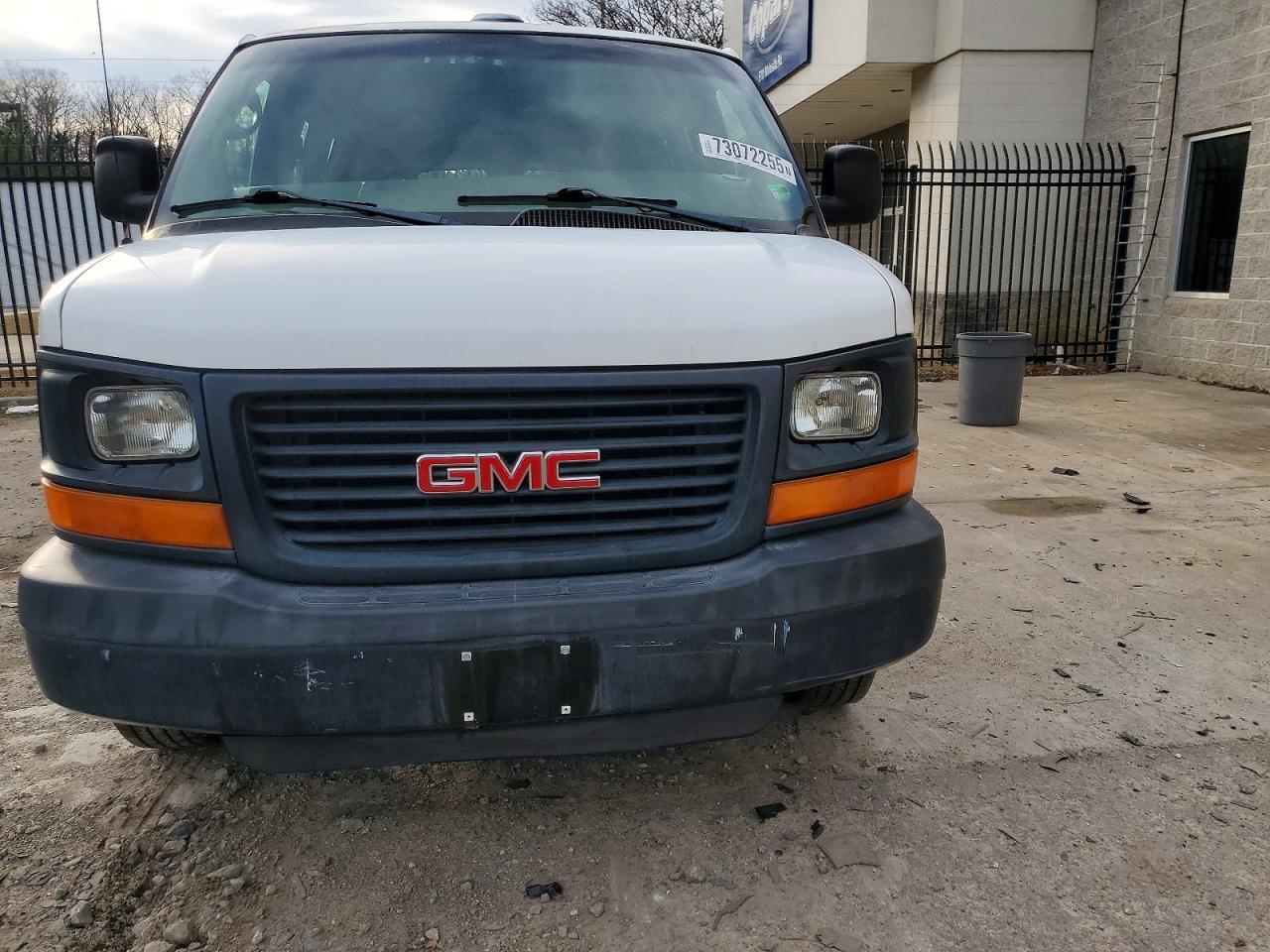 2005 GMC Savana G2500 - Фото 5