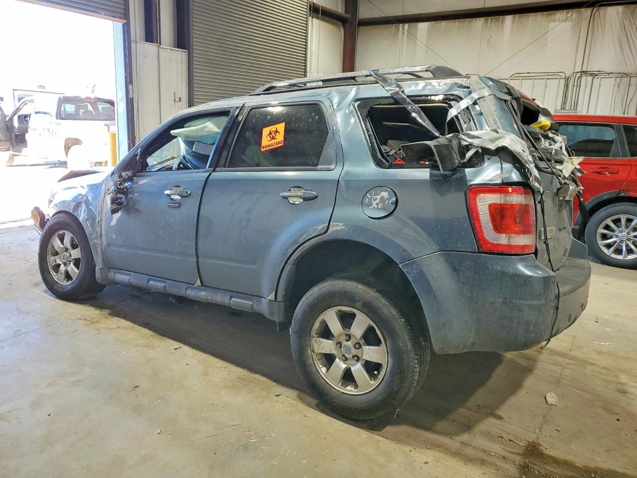 2011 Ford Escape Limited - Фото 2