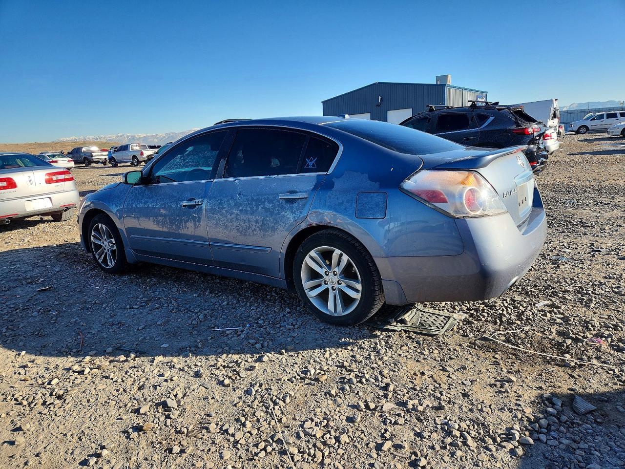 2010 Niss Altima Sr - Image 2