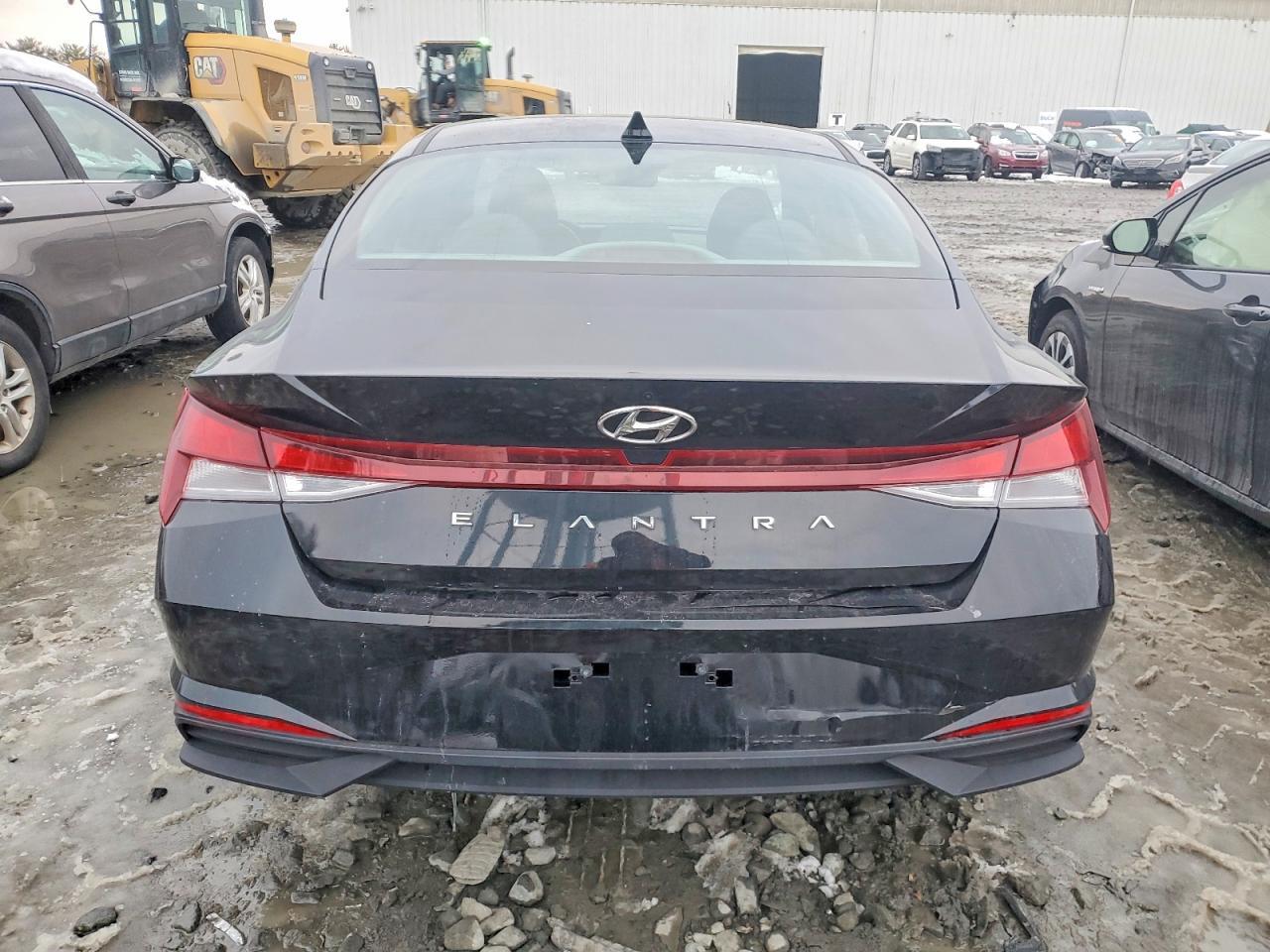 2023 Hyundai Elantra - Фото 6