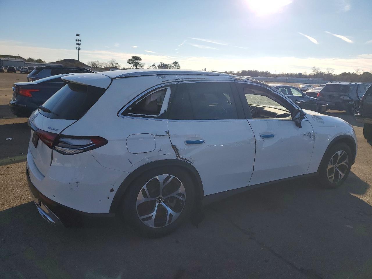 2025 Mercedes-Benz Glc 350E - Image 3