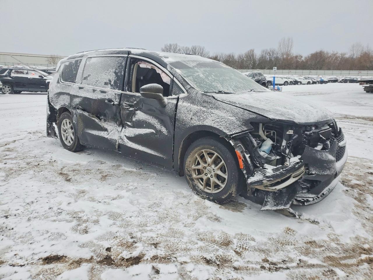 2022 Chrysler Pacifica Touring L - Image 4
